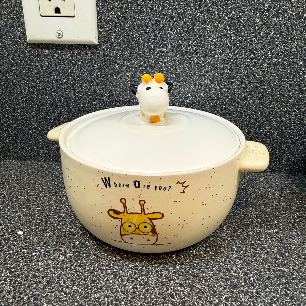Rumi Life Ceramic Pot with Giraffe Lid